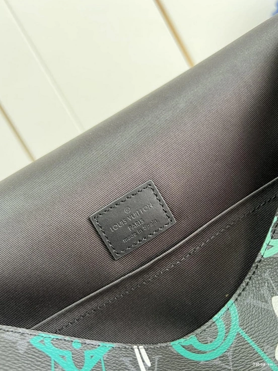MESSENGER MM ARCHY VUITTON LOUIS 0822